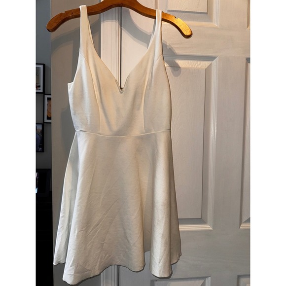 Kimchi Blue White Mini Dress V-Neck Sleeveless‎ Fit & Flare Party Size S - Picture 4 of 10
